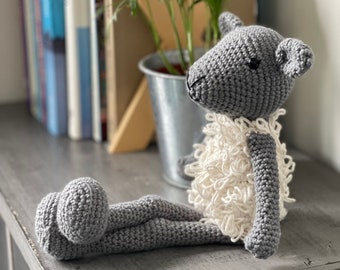 Lyra the lamb - amigurumi lamb crochet pattern.  PDF pattern only