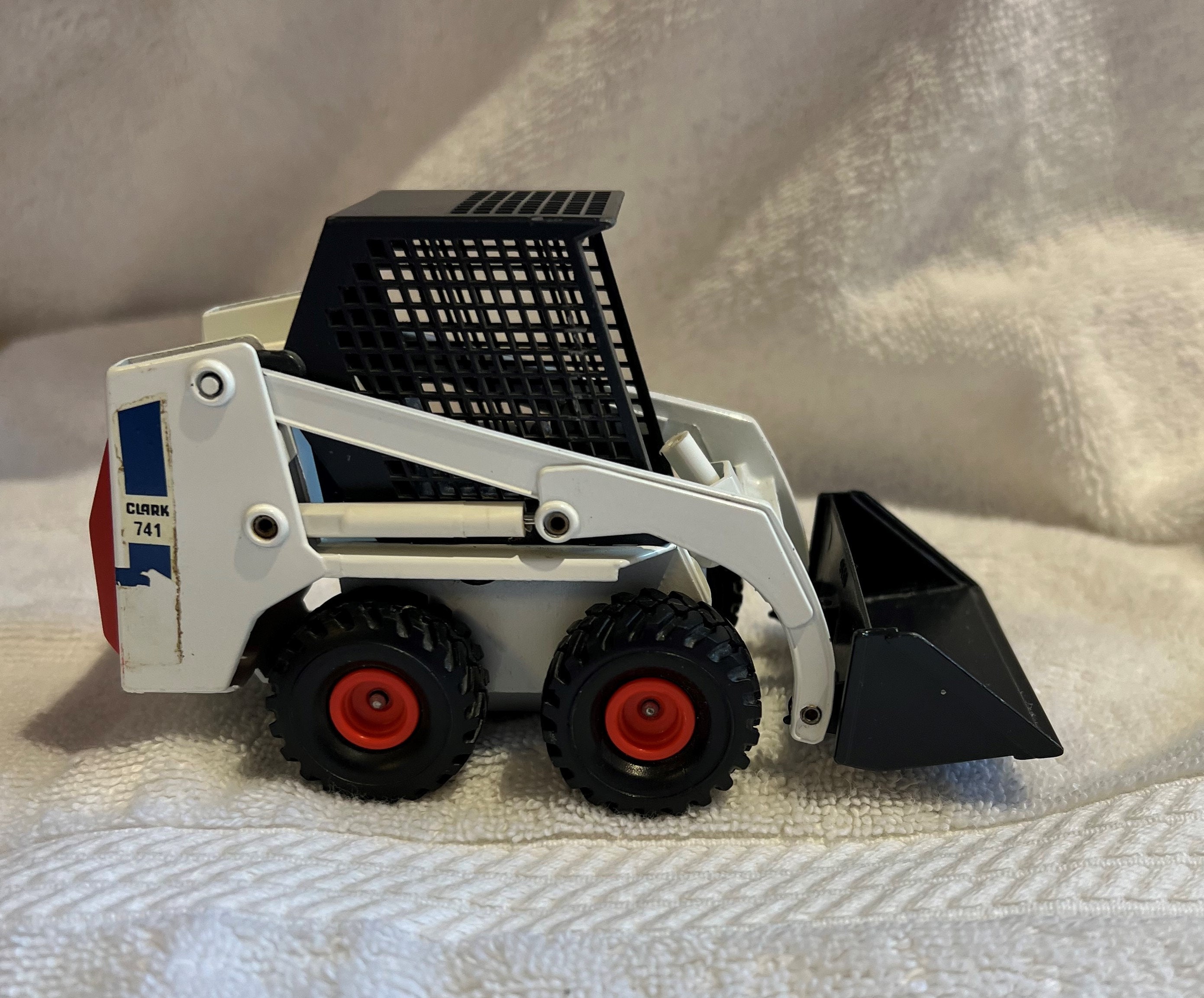 bobcatさん専用 Skid Steer Bucket | 74 Heavy Duty | 7272680 | Bobcat Company