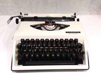 Adler Tippa Typewriter,  QWERTY Typewriter, Working Portable Type Writer.