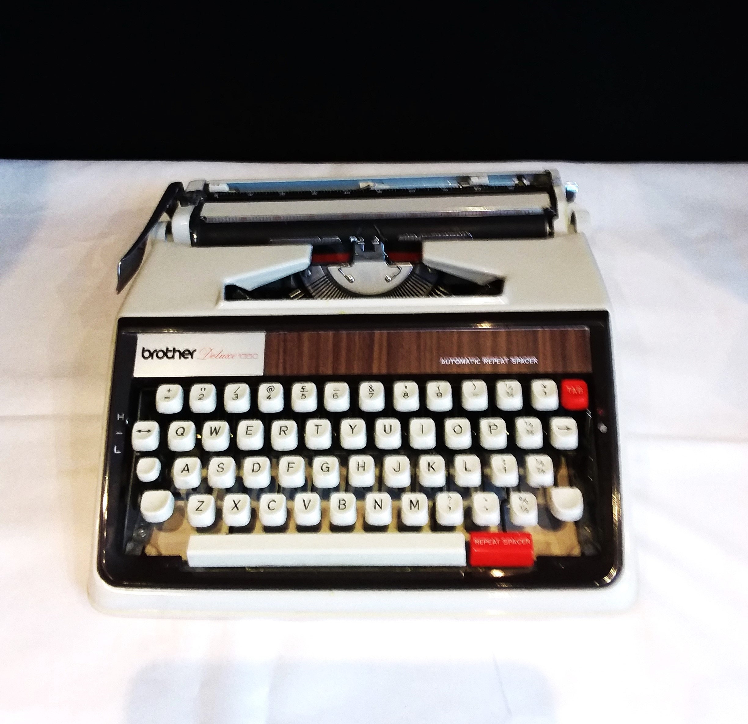 【激レア】ブラザー Brother Deluxe 1350 タイプライター 激レア】ブラザー Brother Deluxe 1350 タイプライター