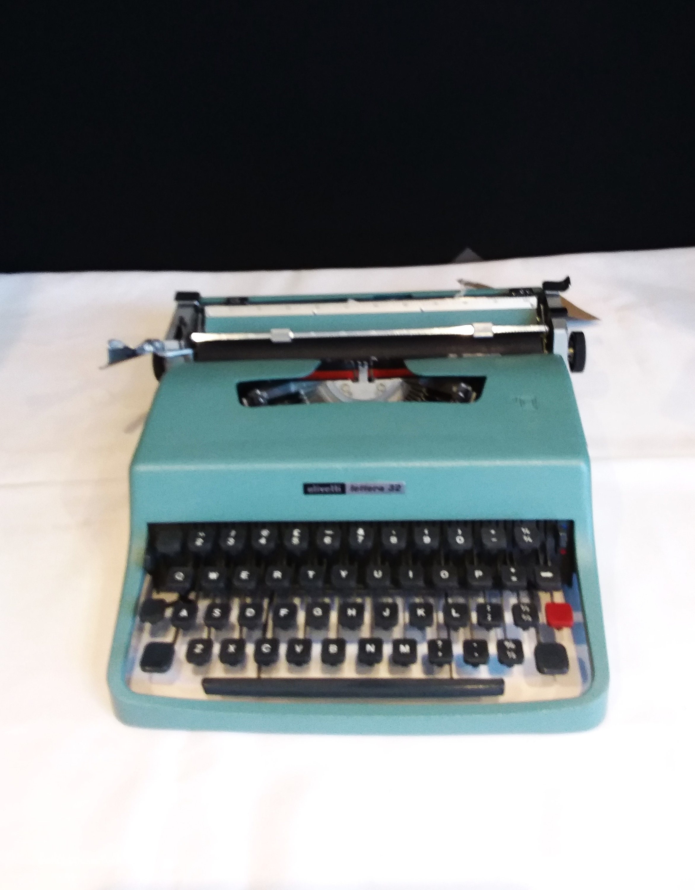 Olivetti Lettera 32 タイプライター グリーン系 ヴィンテージ Olivetti Lettera 32 Original Green Vintage Manual Typewriter