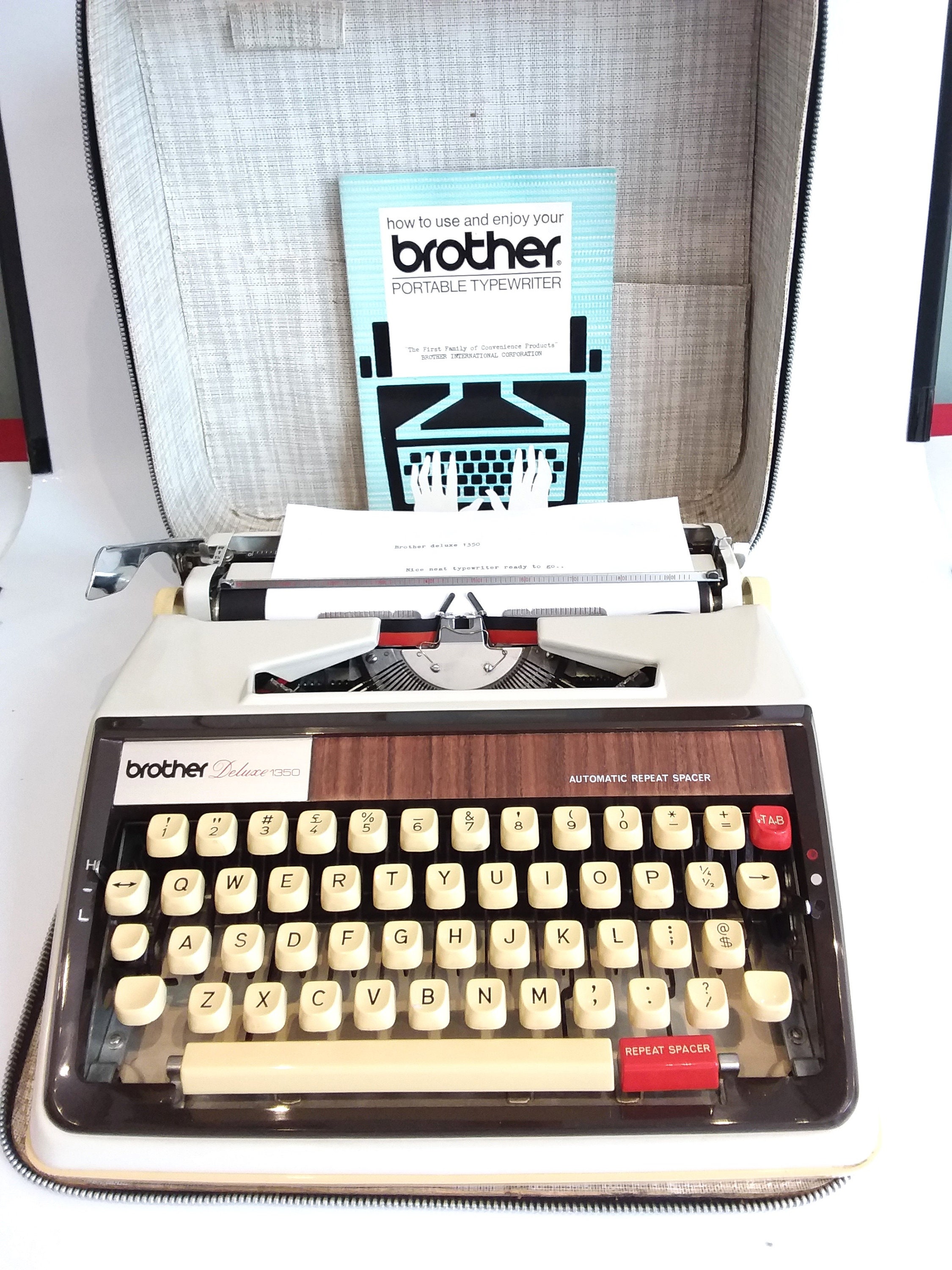 Brother Deluxe 1350, Vintage Typewriter, 1971. Cream/brown
