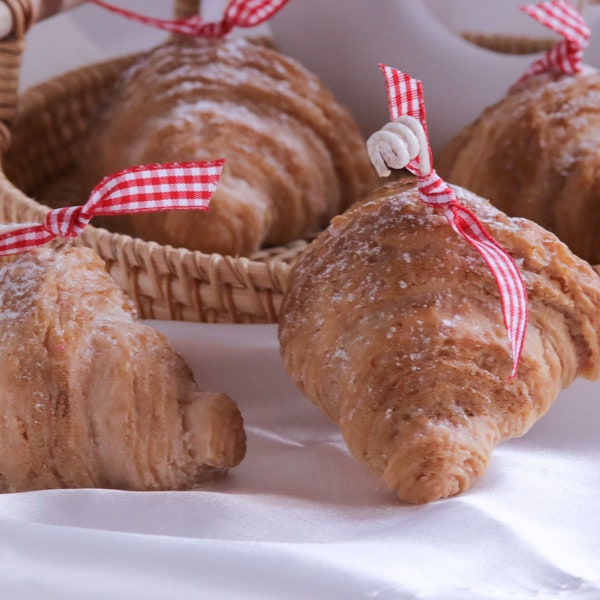 Handgemachte Croissant-Kerze, süßes Kerzengeschenk für Bäckerei- und Konditoreiliebhaber, realistische Lebensmittelkerze mit Vanilleduft, Croissant-Simulation