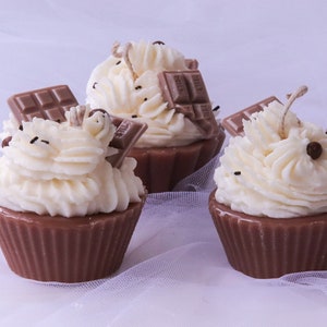 Cute chocolate cupcake candle, sweet whipped candle, perfect as a birthday gift for women, men or for kids, chocolate and vanilla scents