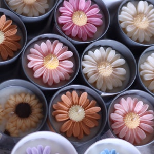 Daisy Flower Candle: Soy Wax Spring Scented Candle