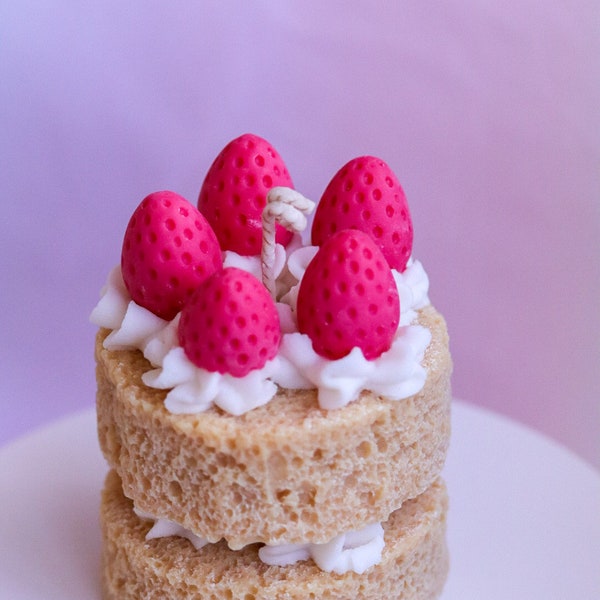 Bougie faite main pour gâteau aux fraises, bougie dessert réaliste, cadeau mignon fortement parfumé à la fraise et à la vanille, cadeau d'anniversaire pour elle