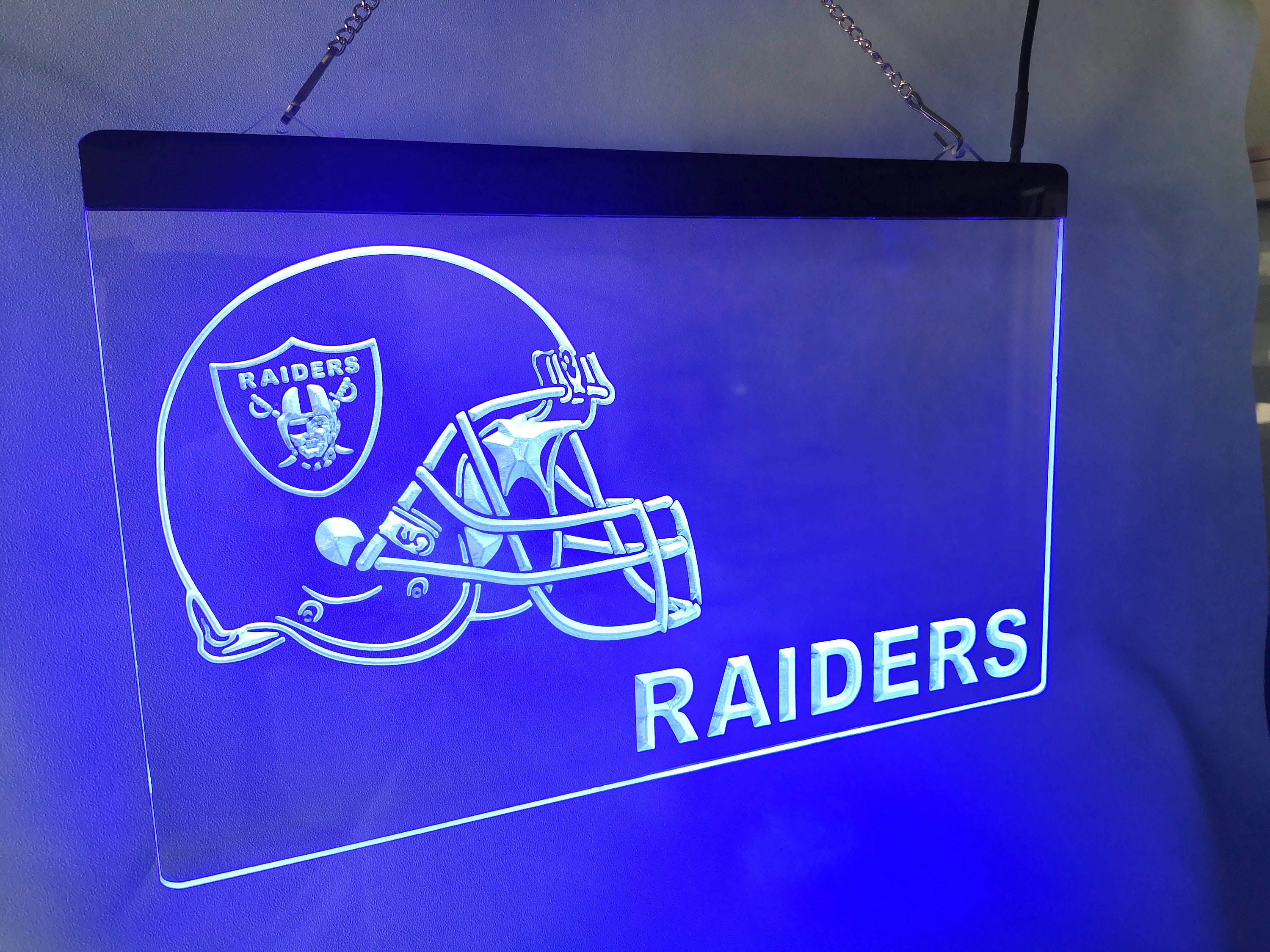 Las Vegas Raiders LED XL Round Wall Décor – SPORTSMANIA