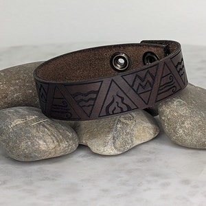 4 elements pattern leather bracelet