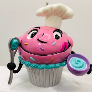 Hallmark Keepsake Bakers Dozen Cupcake Ornament QHA1048