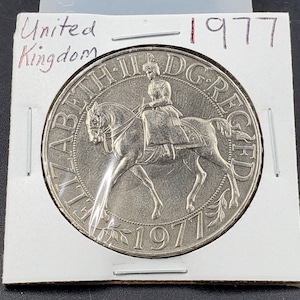 1977 United Kingdom 25 New Pence Queen Elizabeth Jubilee Crown coin
