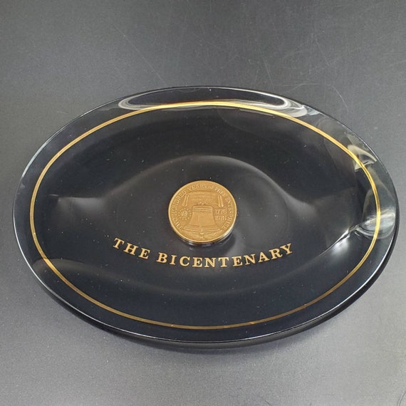 The BICENTENARY Oval Glass Plate and Coin Medallion 200 Years of