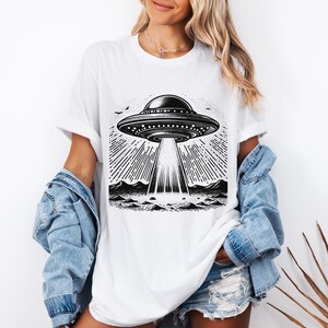 Vintage UFO T-shirt, Ancient Aliens Tee, UFO on Your T-shirt, Unisex T-shirt, Your Best Scifi T-shirt, T-shirt with print, Alien Shirt, Gift