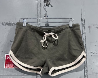 Shorts esportivos Y2K, verde oliva e bege, estilo atrevido e fofo, anos 90, Kavio
