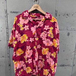 True Vintage 1960s Cotton Hawaiian Made in Hawaii Pattern Florida Vacation Button Up One Pocket Loop Collar Shirt XL