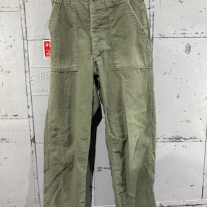 Vintage 70s OG-107 Fatigue Pants Green Military Trouser Baker pants 28x29 button fly Vietnam War