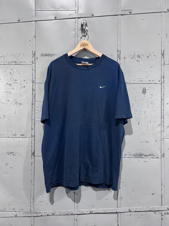 Size XXL Nike embroidered navy  t shirt
