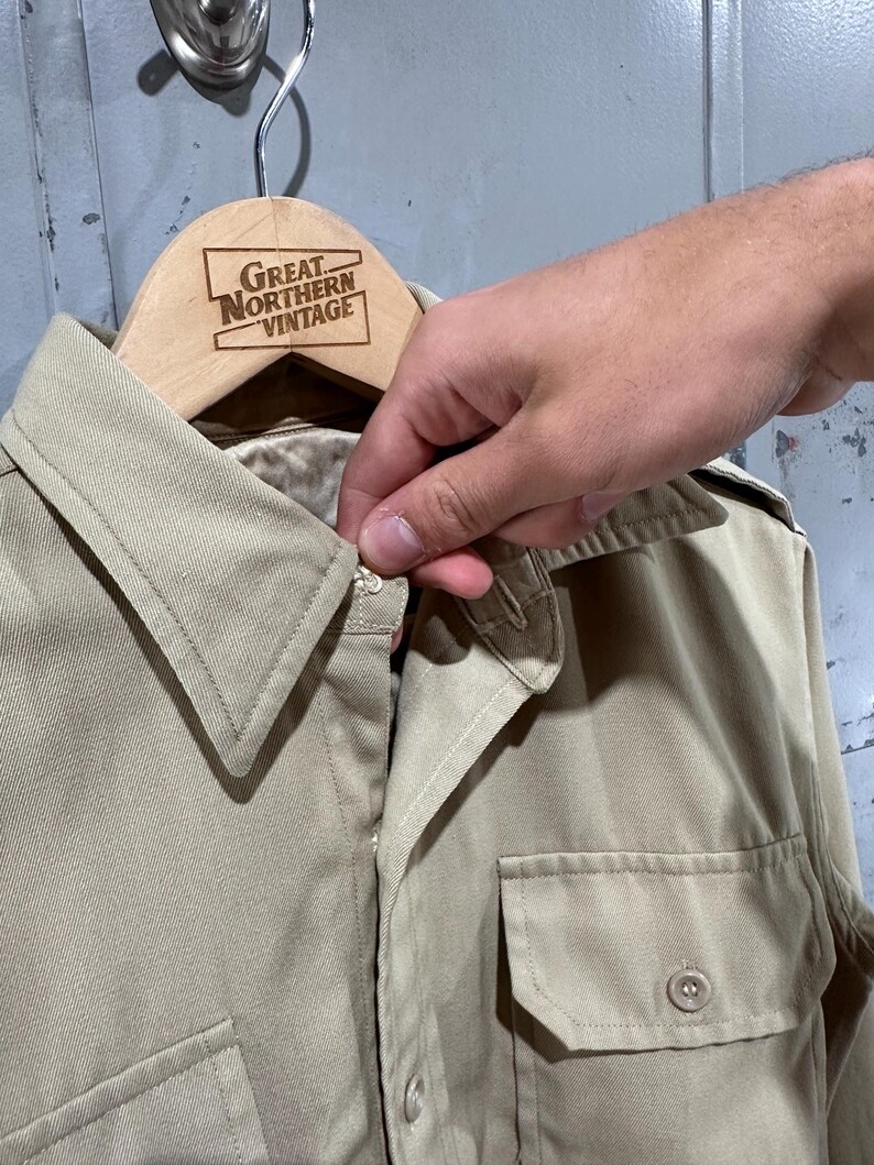 True Vintage 50-tals Lautersteins märke Gabardin militär officersuniform jordfärgad beige skjorta med knappar bild 8