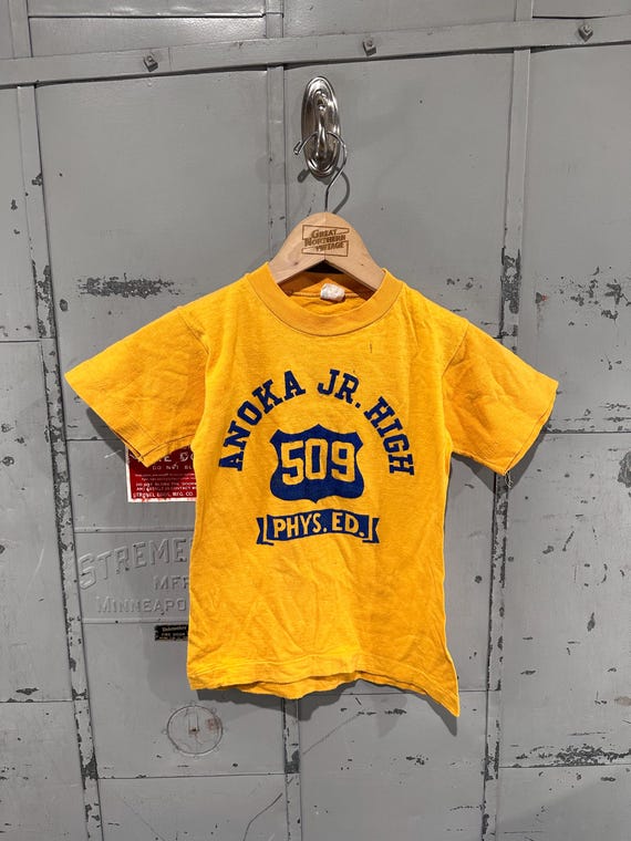 True Vintage 60s Champion Running Man Youth Flock Print Yellow