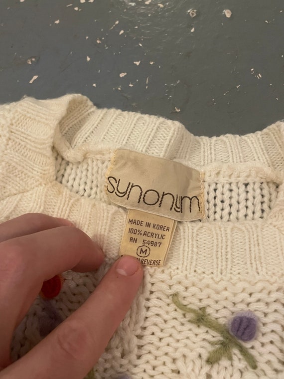 Size Medium Vintage 90’s Floral Embroidered Knit … - image 4