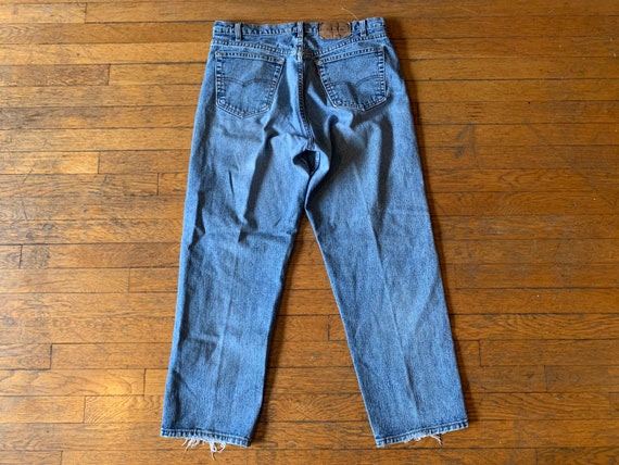 90s Levi’s 554 Distressed Denim Jeans - image 2