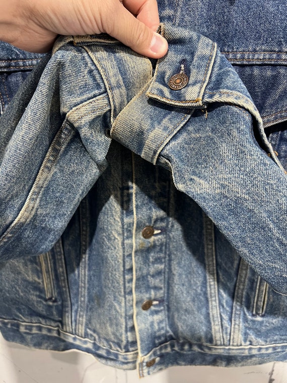 Large 80s Vintage Levis Medium Wash Denim Jacket … - image 3