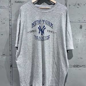 Vintage New York Yankees Tshirt MLB baseball distressed graphic t shirt XXL