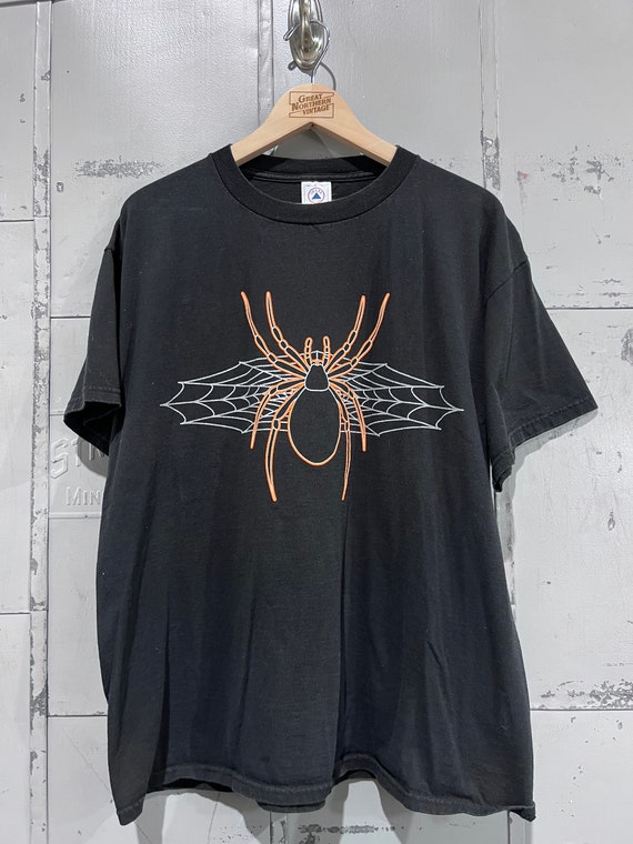 90s Size Large Halloween spider and web graphic t 