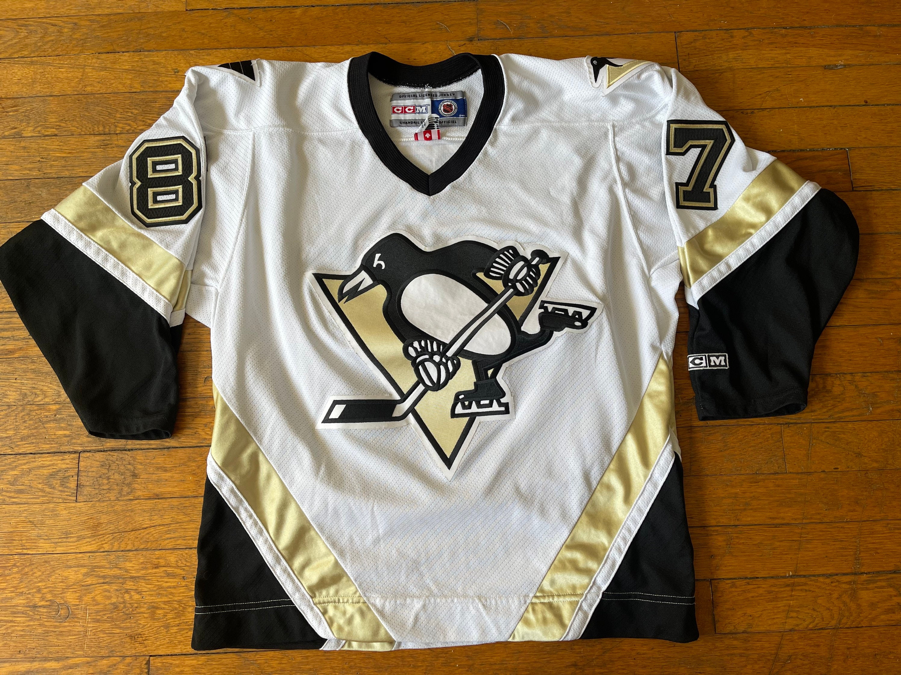 SIDNEY CROSBY PITTSBURGH PENGUINS REVERSE RETRO HOCKEY JERSEY **YOUTH L/XL**