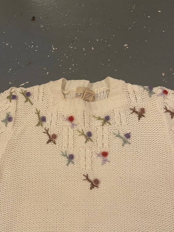 Size Medium Vintage 90’s Floral Embroidered Knit … - image 3