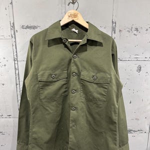 True Vintage Military 70&#39;s OG-507 Fatigue Button Up Shirt Vietnam War (Army Green)