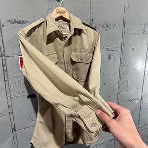 True Vintage 50-tals Lautersteins märke Gabardin militär officersuniform jordfärgad beige skjorta med knappar bild 4