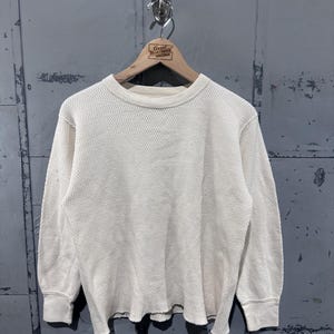 Vintage Military Cropped Boxy Waffle Knit Thermal US Army Cream Earth Tone Layering Essential Versatile Long Sleeve Shirt Medium