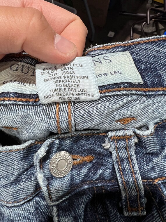 Size 29 1990s Guess? Jeans original fit 050  narr… - image 8