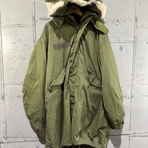 Vintage 80s US Army M-65 Extreme Cold Weather Fishtail Parka