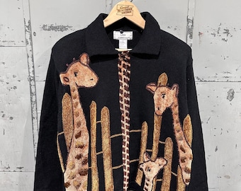 Vintage 90-tals svart Lisa bomullsblandning natur safari giraffbild stickad kofta stor