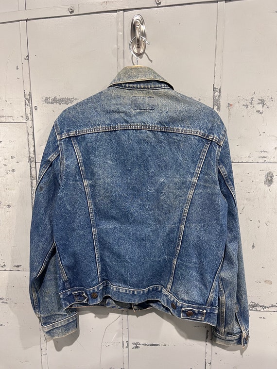 Large 80s Vintage Levis Medium Wash Denim Jacket … - image 5