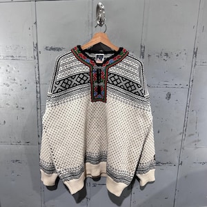 Vintage 80’s Cream Dale of Norway Wool Sweater Cardigan Metal Clasp  Snowflake Holiday Nordic XL