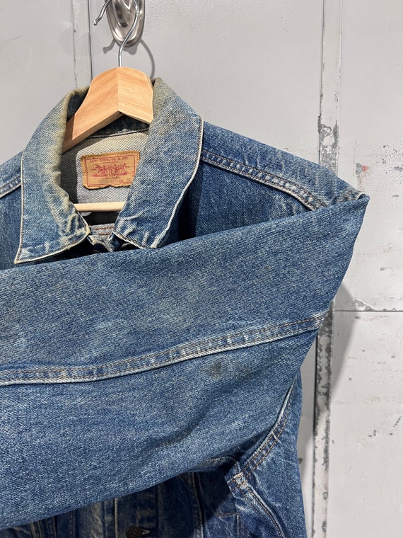 Large 80s Vintage Levis Medium Wash Denim Jacket … - image 4