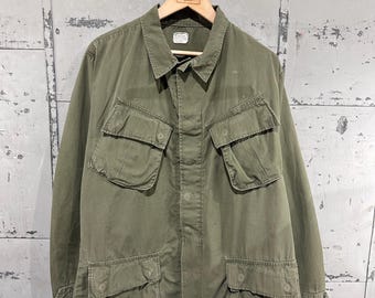 Vintage 1960s Vietnam War US Army Jungle Fatigue Jacket ~ Small