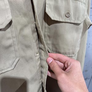 True Vintage 50-tals Lautersteins märke Gabardin militär officersuniform jordfärgad beige skjorta med knappar bild 10