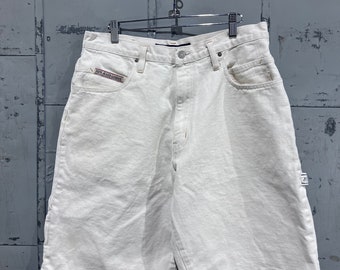 Vintage 1990s PePe London Loose Fit Y2K Aesthetic Streetwear Basic Essential Skater Style white Denim Jean Shorts 34 Waist Mens jorts