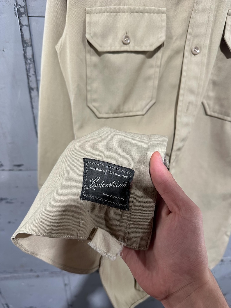True Vintage 50-tals Lautersteins märke Gabardin militär officersuniform jordfärgad beige skjorta med knappar bild 6