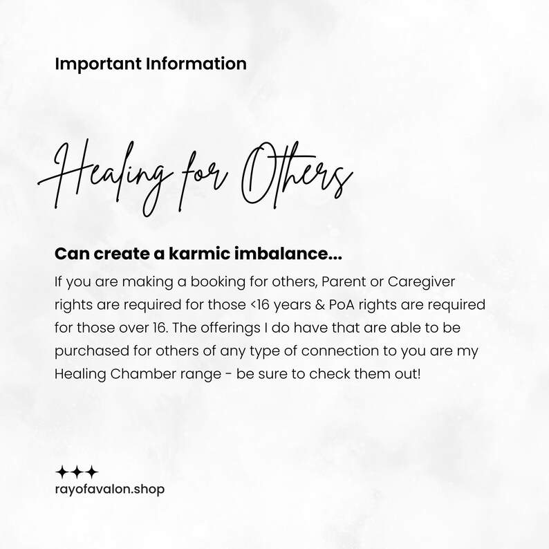 Puede incluir: Un juego de tres tazas de cer&aacute;mica con un acabado mate moteado. Las tazas son de color crema, gris claro y gris oscuro. Cada taza tiene un dise&ntilde;o simple y moderno y un asa redondeada.