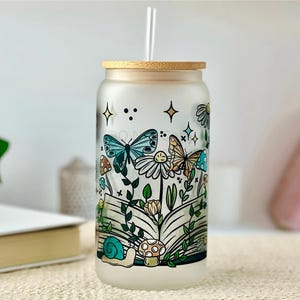 Cottagecore Book Lover Glass Can 16oz with Lid