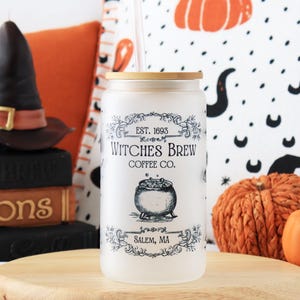 Lata de vidrio esmerilado de Witches Brew Coffee Co. de 16 oz con tapa de bambú y pajita