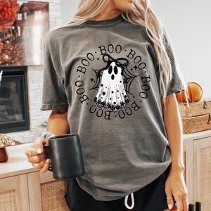 Coquette Halloween Ghost Shirt, Spooky Season Tee, Vintage Boo Graphic T-Shirt, Fall Halloween Apparel Pepper