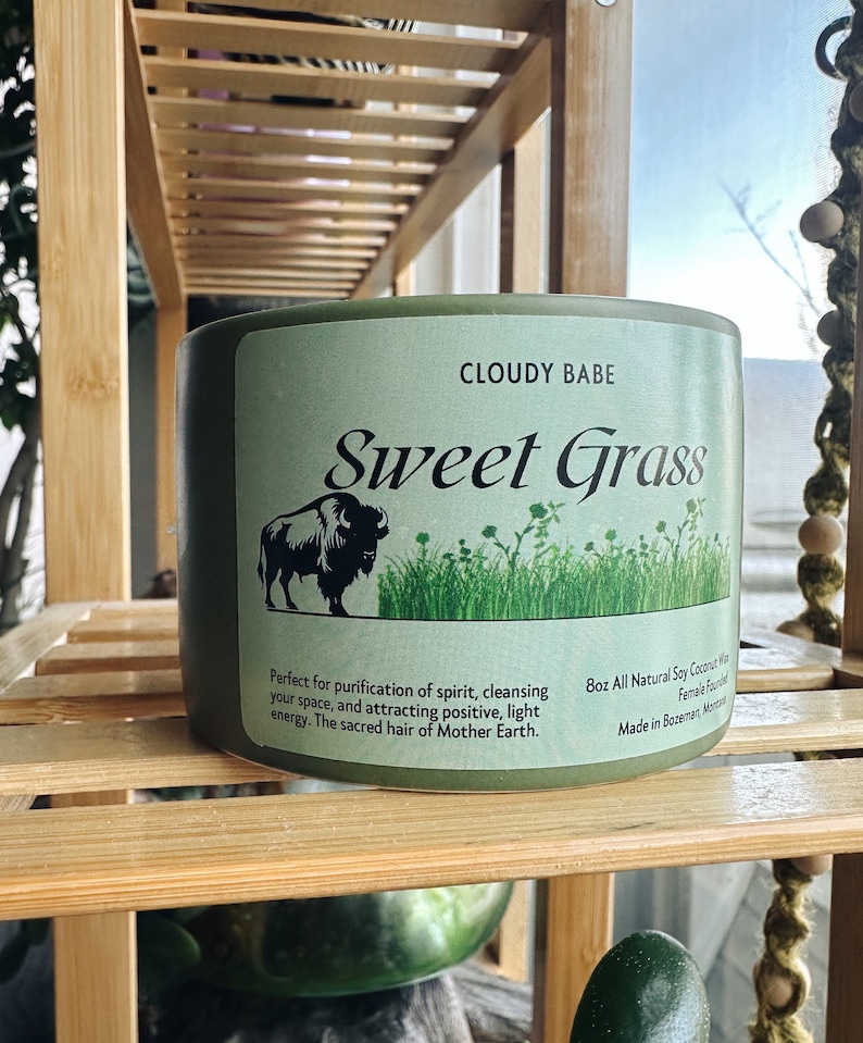 Cloudybabeco Sweetgrass Candle - Thumbnail 4
