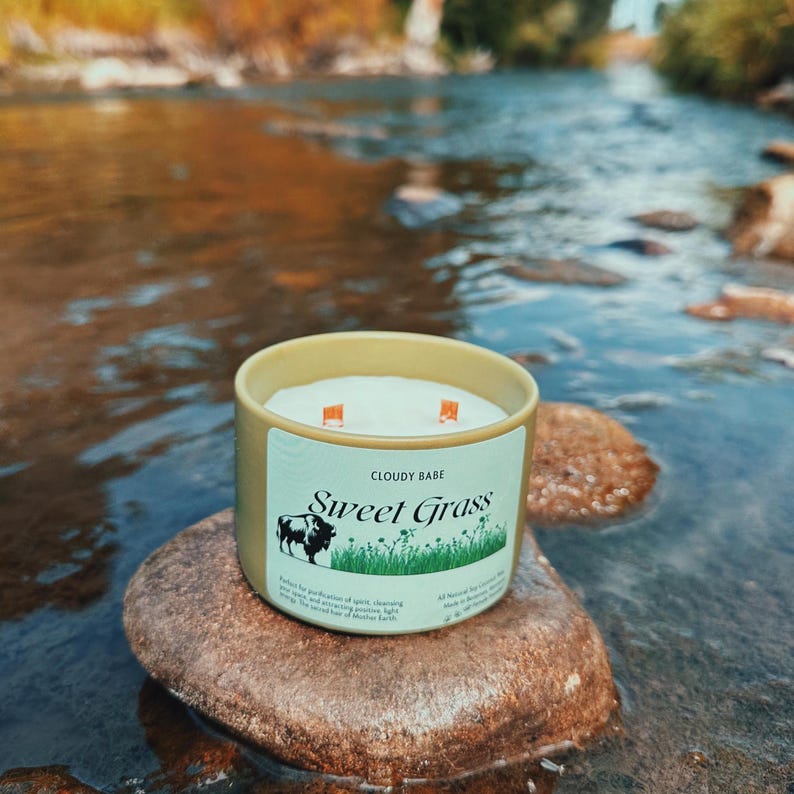 Cloudybabeco Sweetgrass Candle - Thumbnail 5