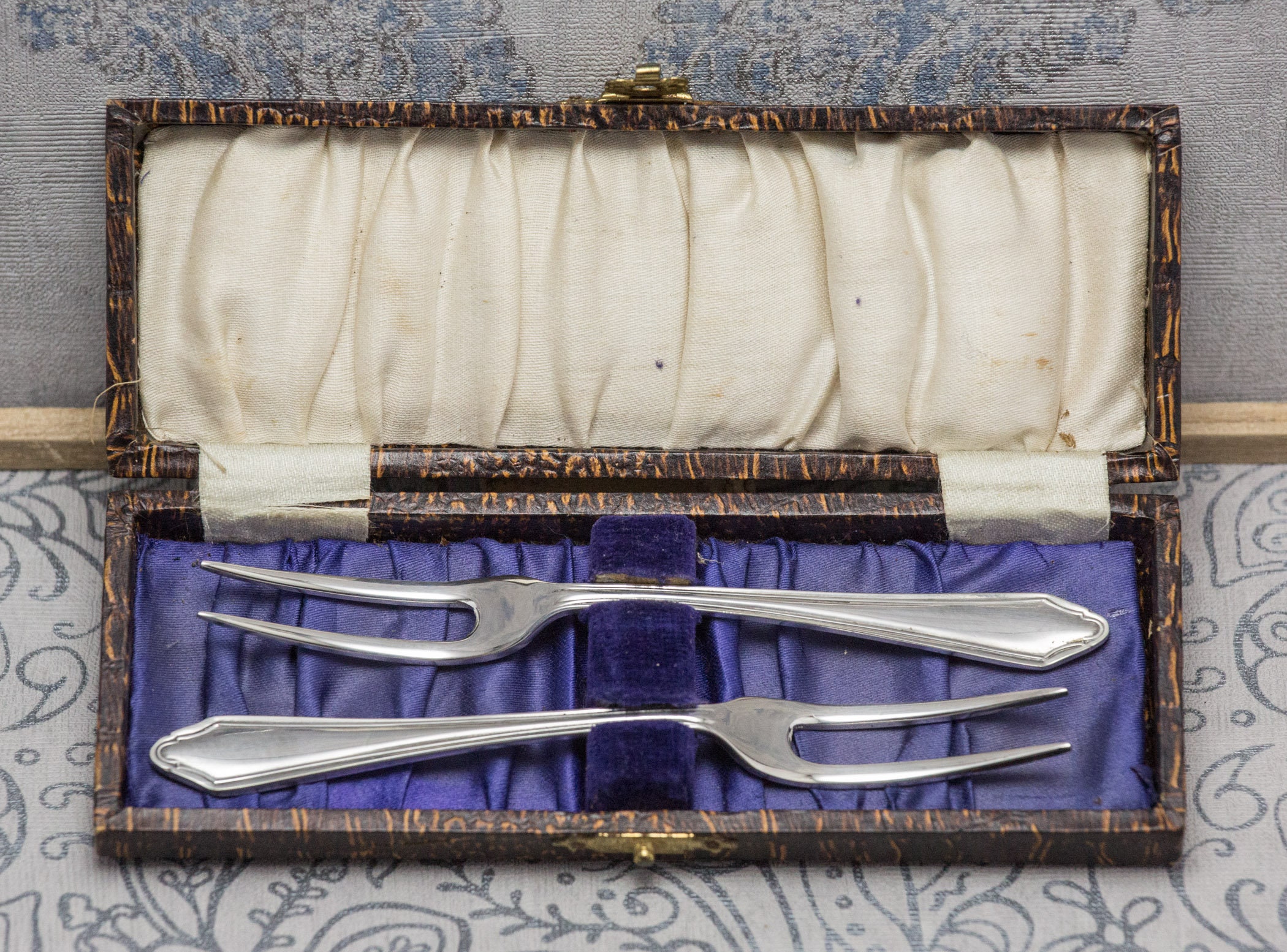 Cake Forks Vintage Pair in Faux Skin Box Circa Ealy to Mid Etsy
