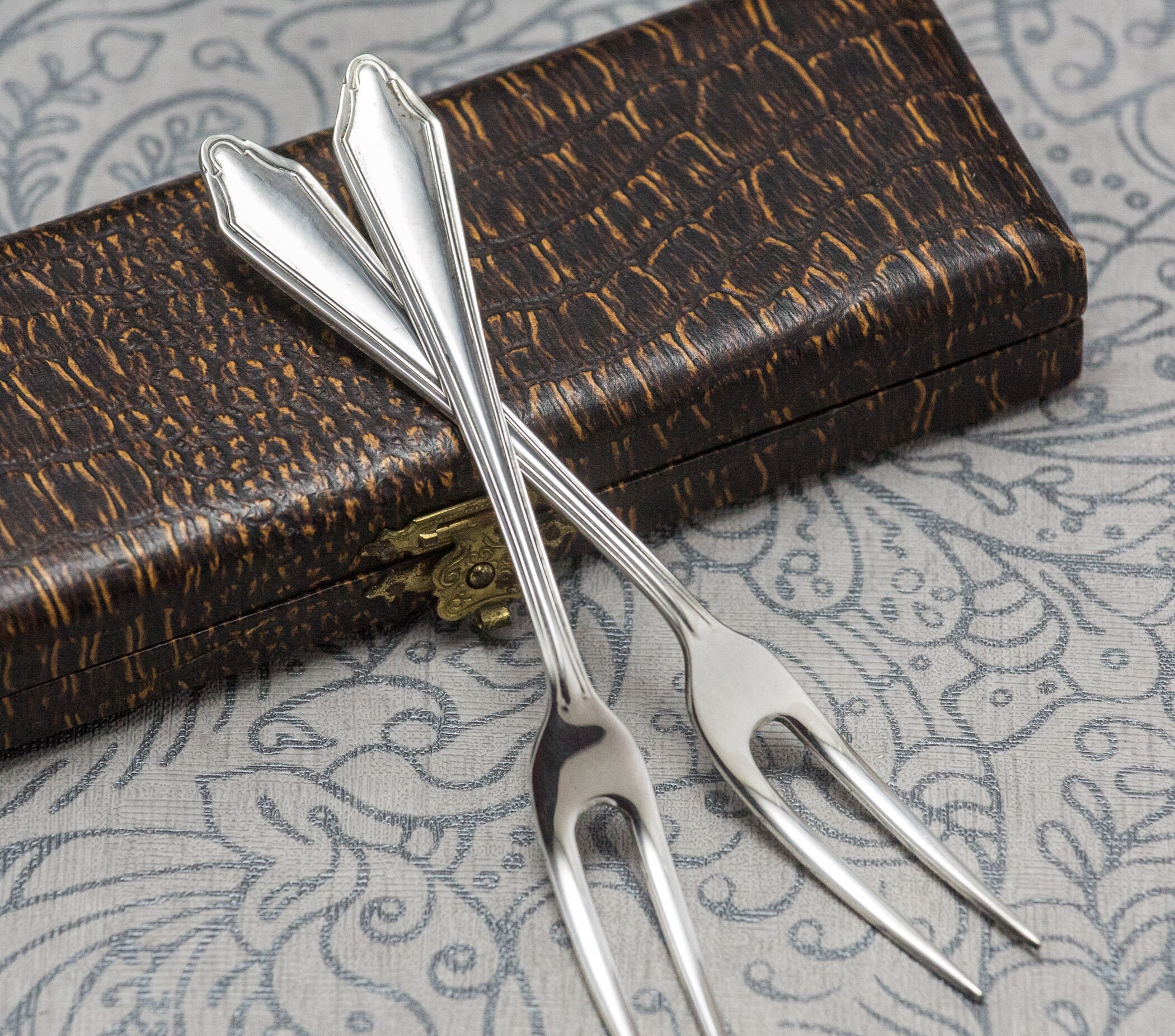 Cake Forks Vintage Pair in Faux Skin Box Circa Ealy to Mid Etsy